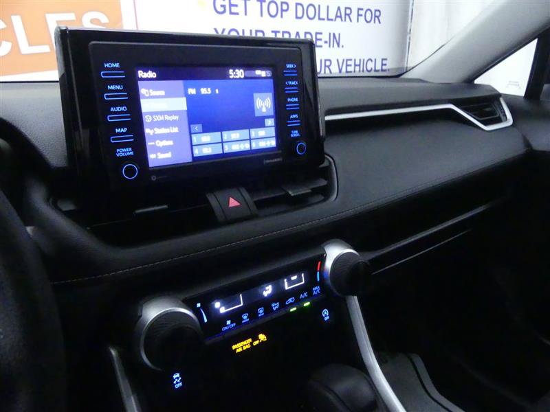 Used 2022 Toyota RAV4 LE AWD/4WD image 12