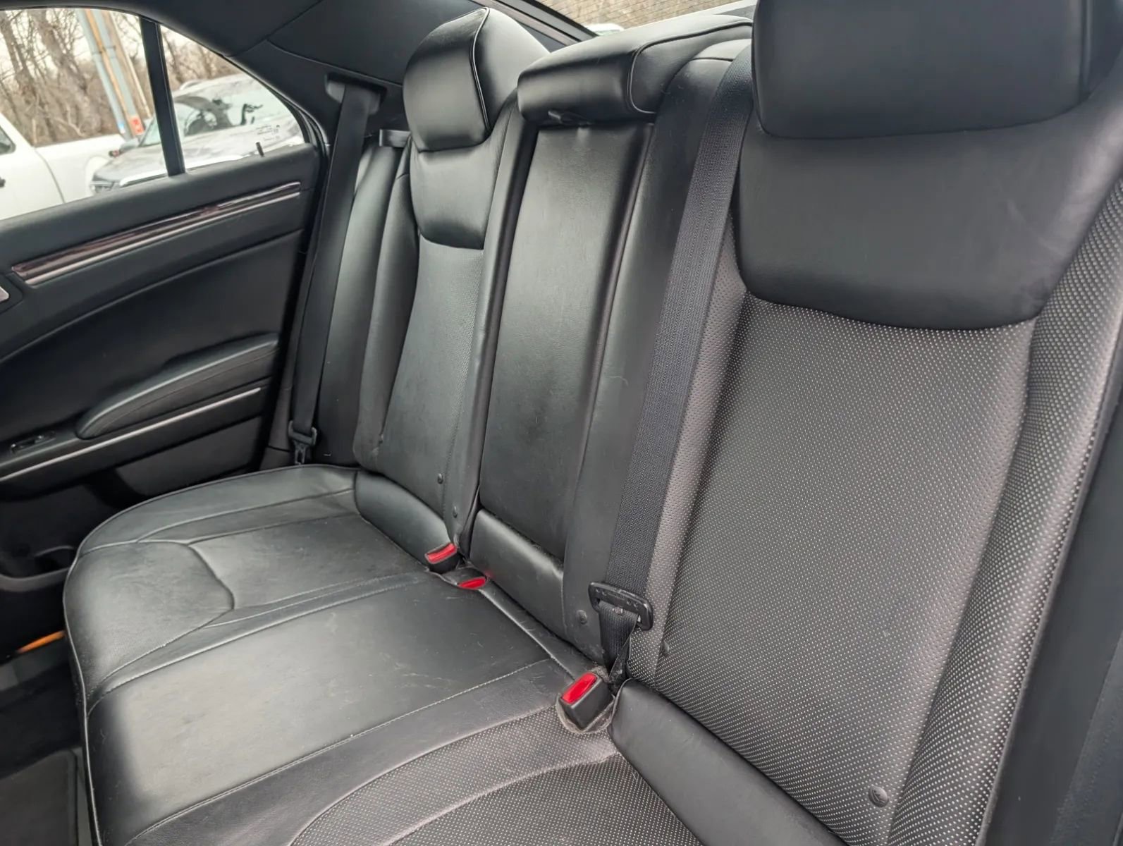 Used 2014 Chrysler 300 C image 9