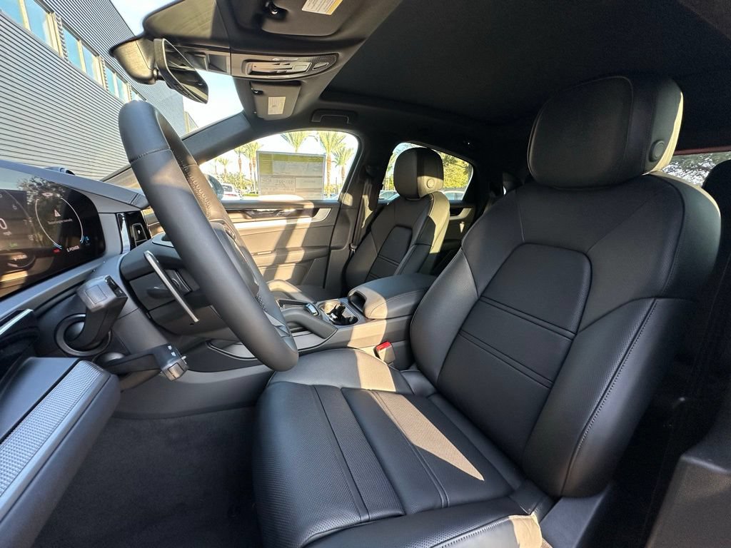 Used 2026 Porsche Cayenne E-Hybrid Coupe AWD/4WD image 5