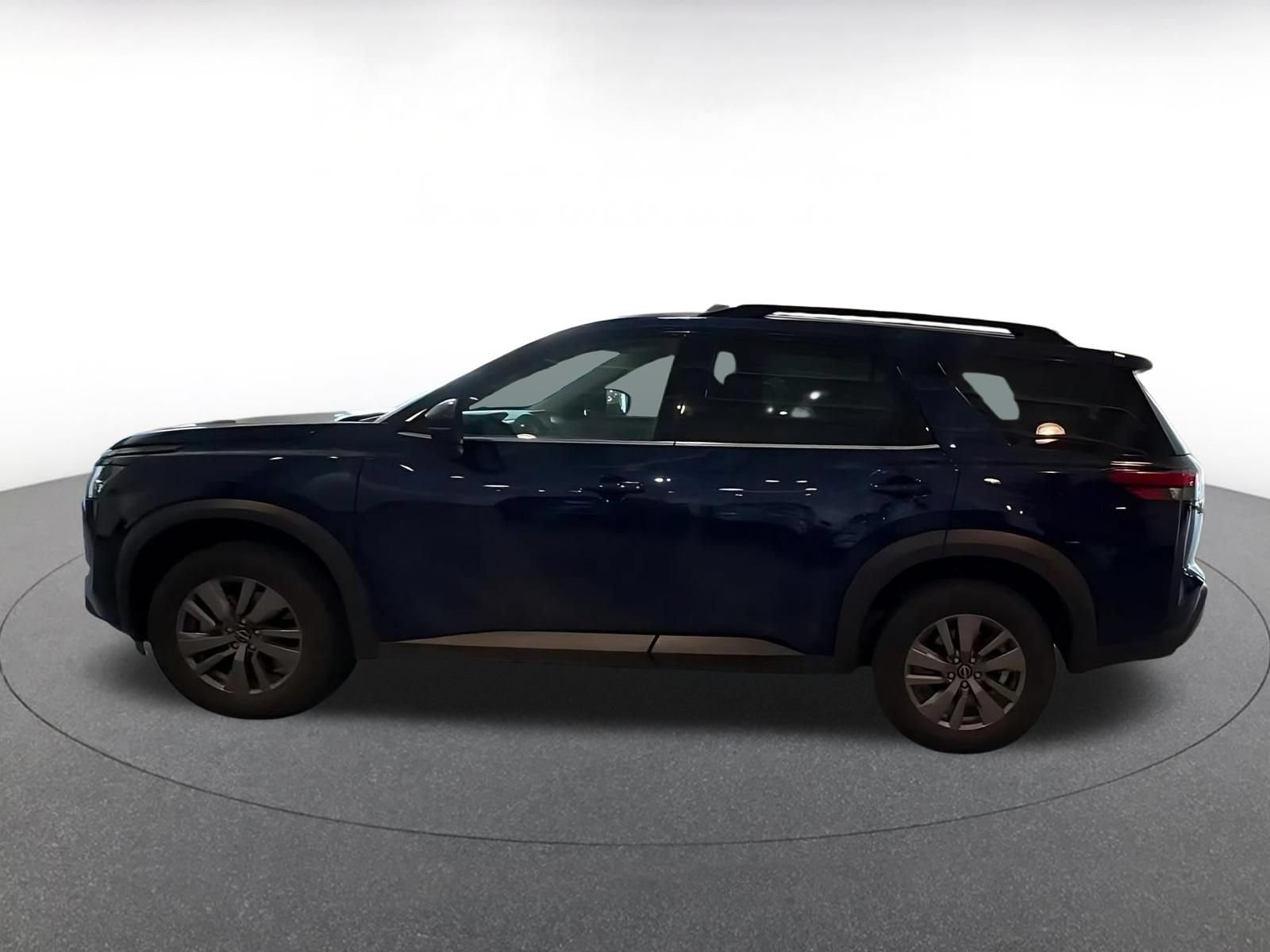 Used 2025 Nissan Pathfinder SV AWD/4WD image 8
