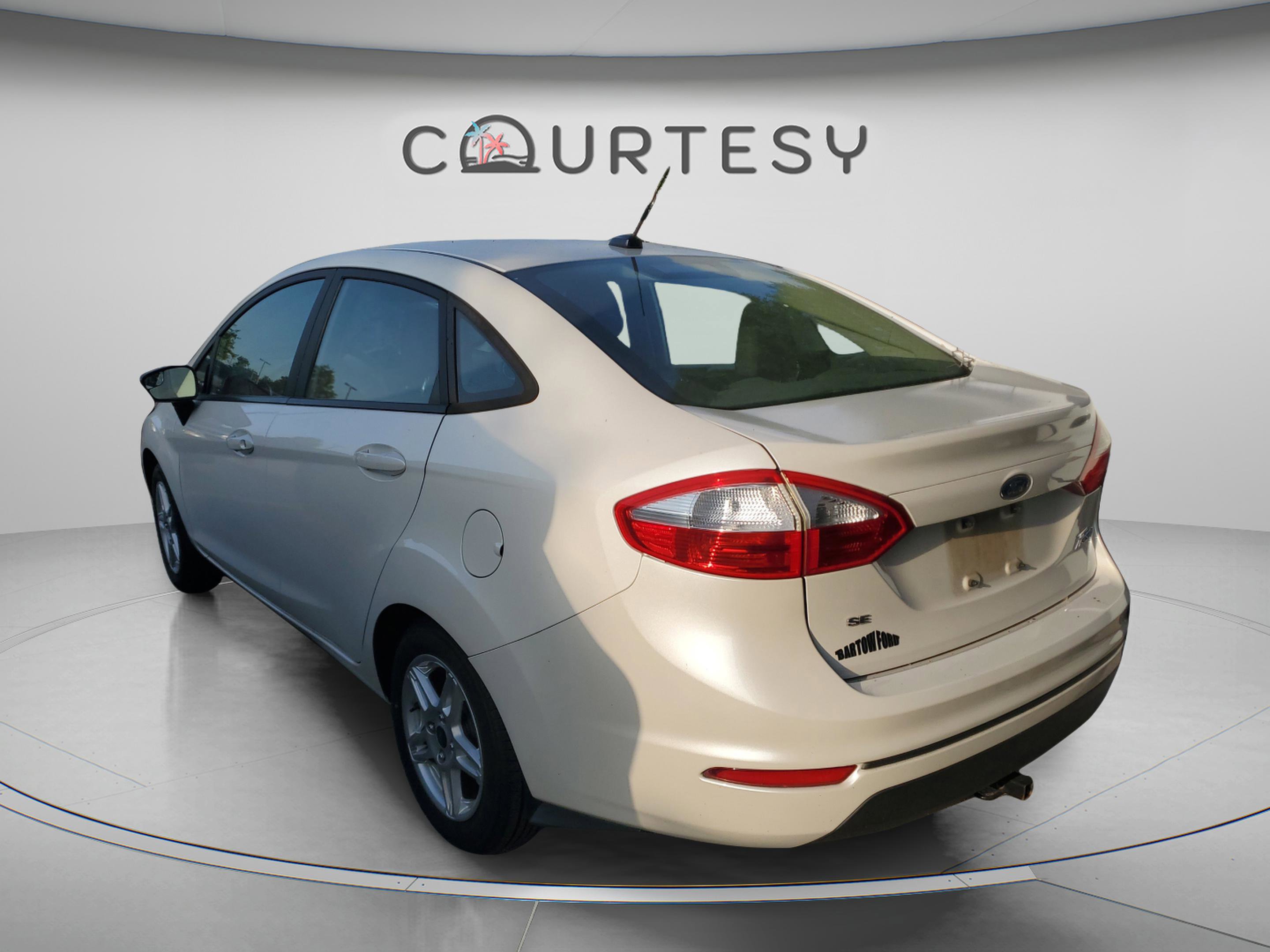 Used 2017 Ford Fiesta SE FWD image 8