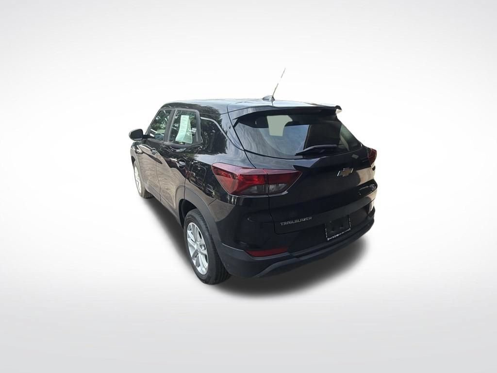 Used 2024 Chevrolet TrailBlazer LS FWD image 3