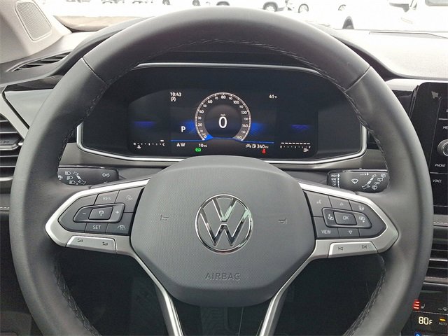 New 2026 Volkswagen Taos SE image 10