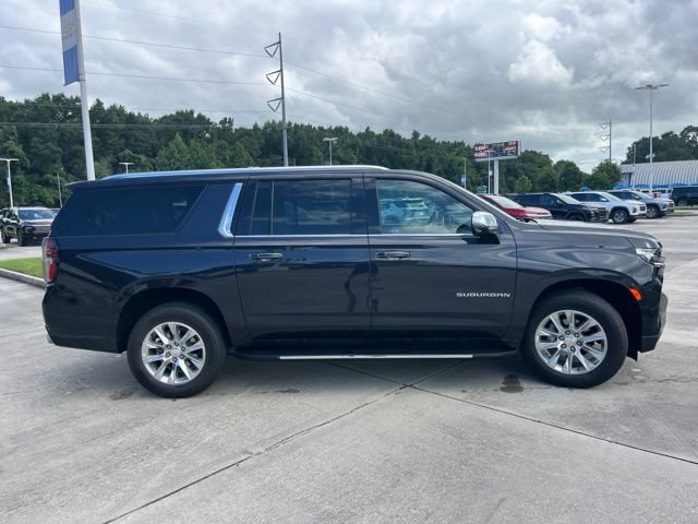 Used 2023 Chevrolet Suburban Premier w/ Premium Package 2 RWD image 7
