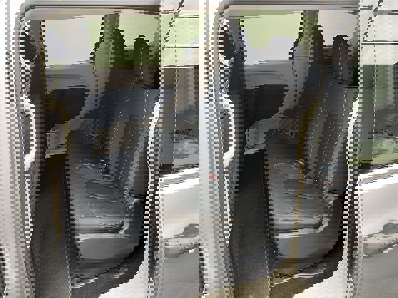 Used 2021 Chrysler Voyager L image 9