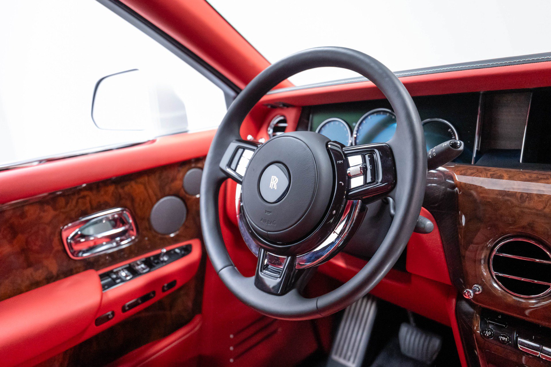Used 2019 Rolls-Royce Phantom Sedan RWD image 51