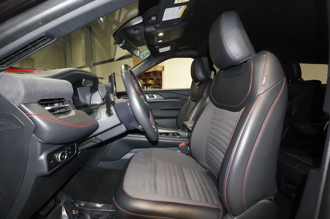 Used 2025 Ford Explorer ST-Line image 23