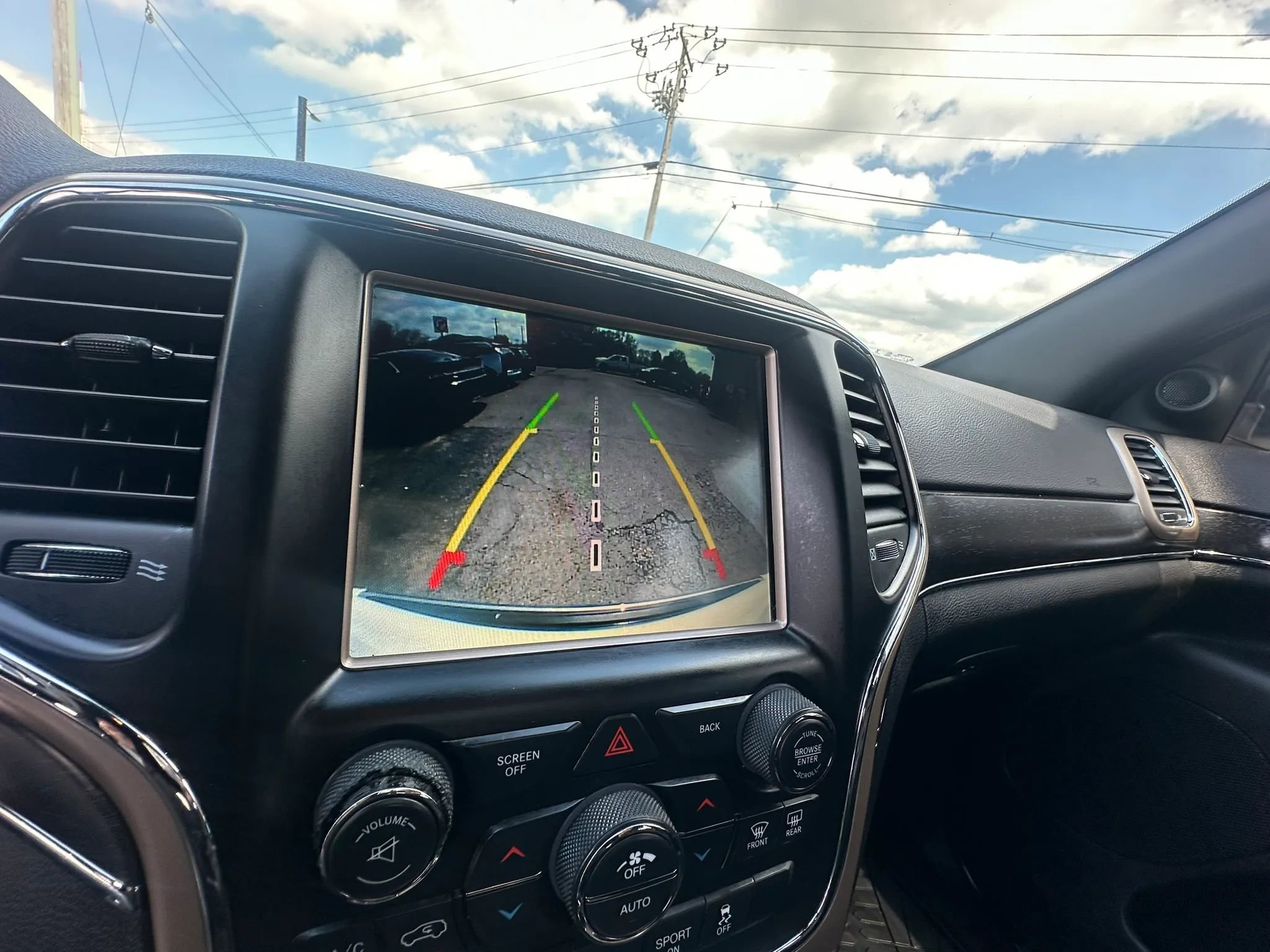 Used 2017 Jeep Grand Cherokee Limited image 19