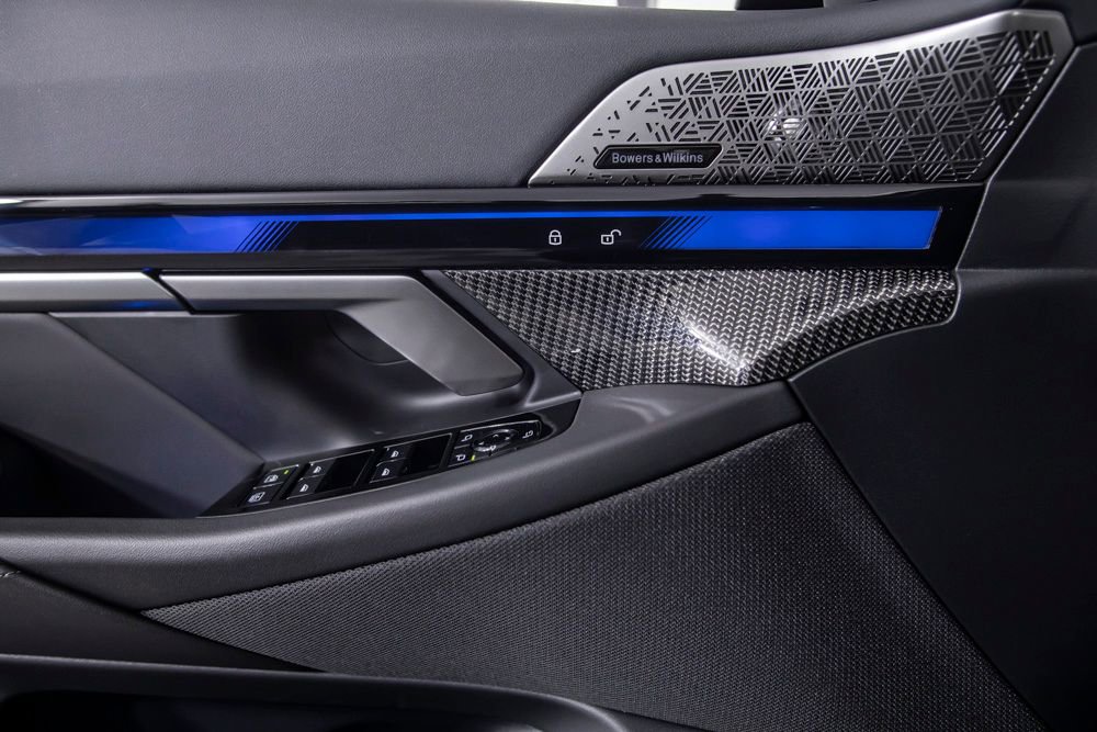 Used 2026 BMW M5 w/ Executive Package image 45