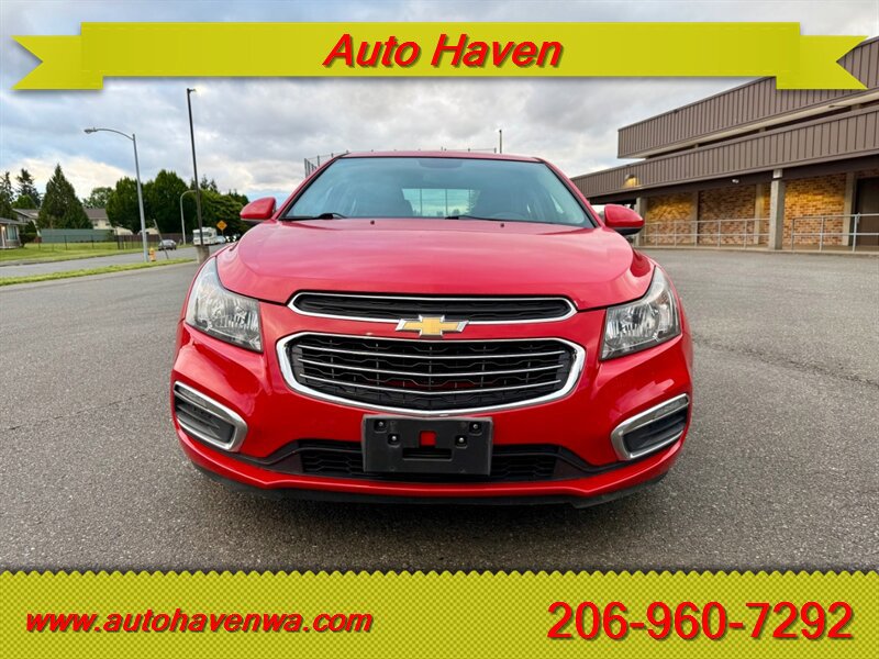 Used 2015 Chevrolet Cruze LT FWD image 3