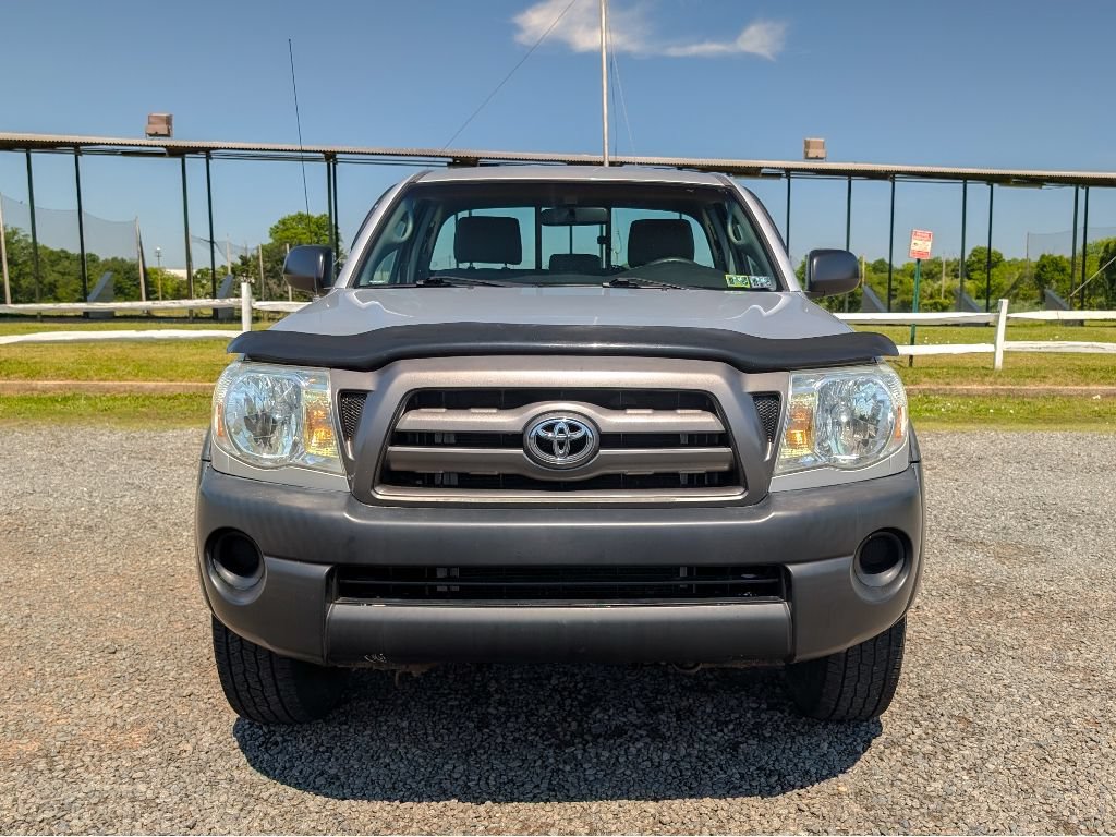 Used 2009 Toyota Tacoma 4x4 Regular Cab image 2
