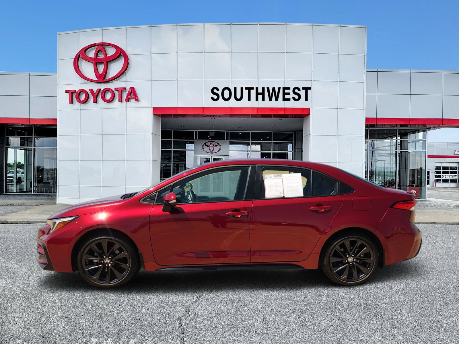 Used 2025 Toyota Corolla SE FWD image 3
