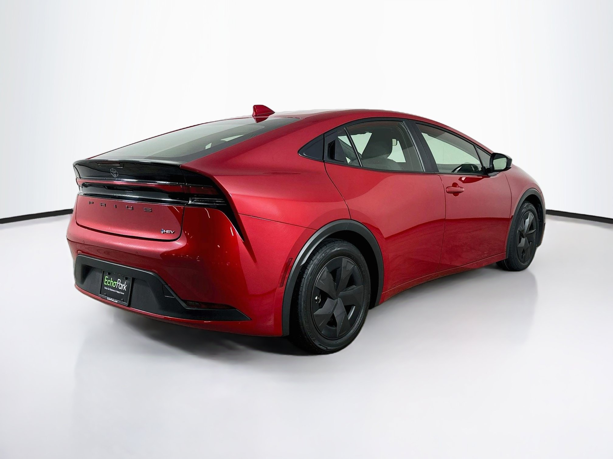 Used 2025 Toyota Prius LE FWD image 9