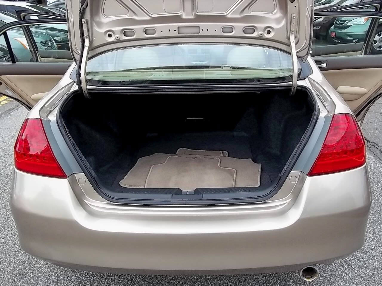 Used 2006 Honda Accord LX image 19