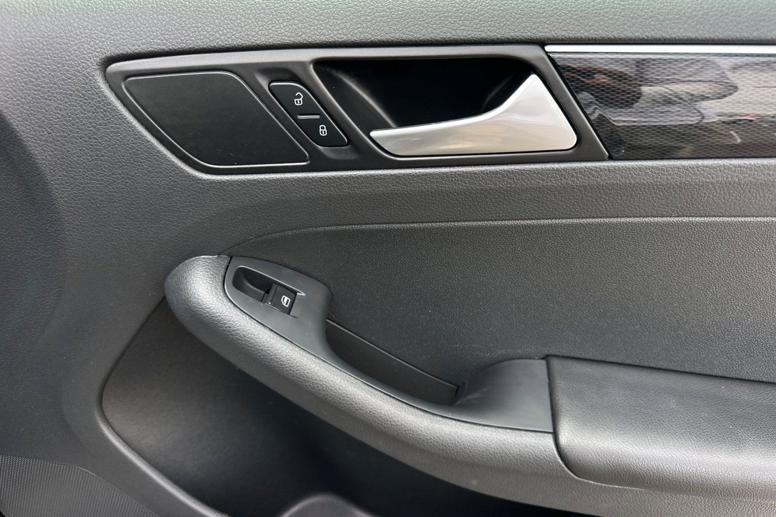 Used 2018 Volkswagen Jetta Sport FWD image 20