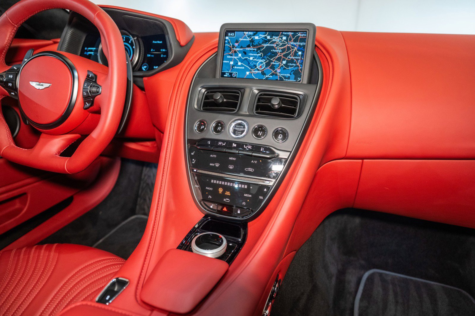 Used 2023 Aston Martin DB11 V8 image 23