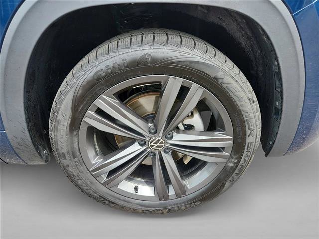 Used 2022 Volkswagen Atlas Cross Sport SEL R-Line AWD/4WD image 7