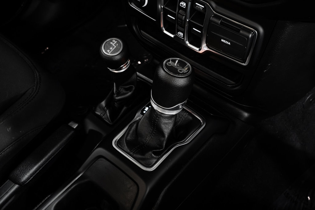 Used 2019 Jeep Wrangler Unlimited Sport S AWD/4WD image 26