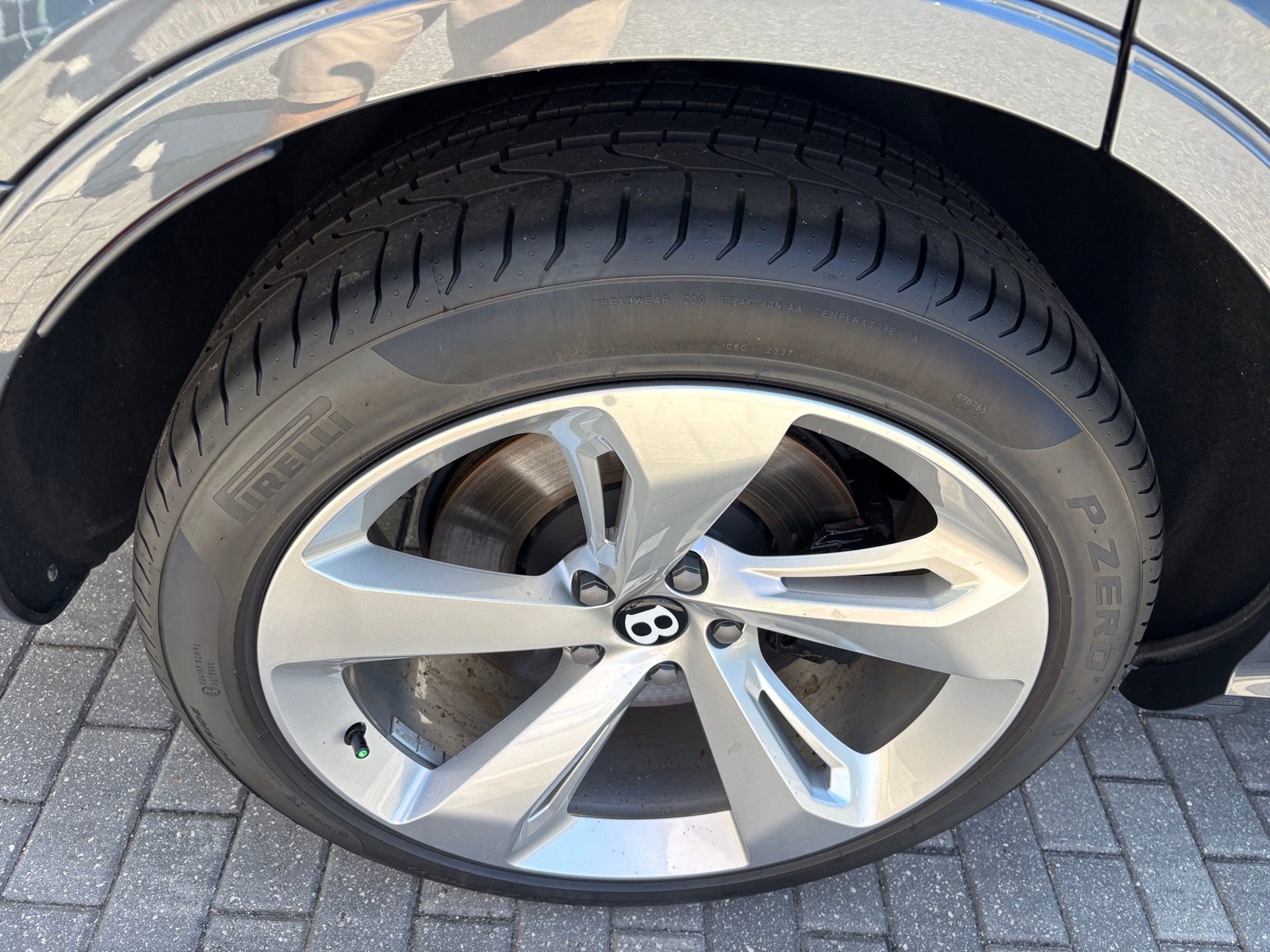 New 2025 Bentley Bentayga Extended Wheelbase image 29