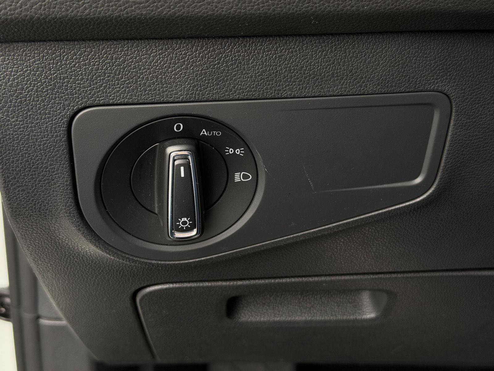 Used 2023 Volkswagen Tiguan SE image 19