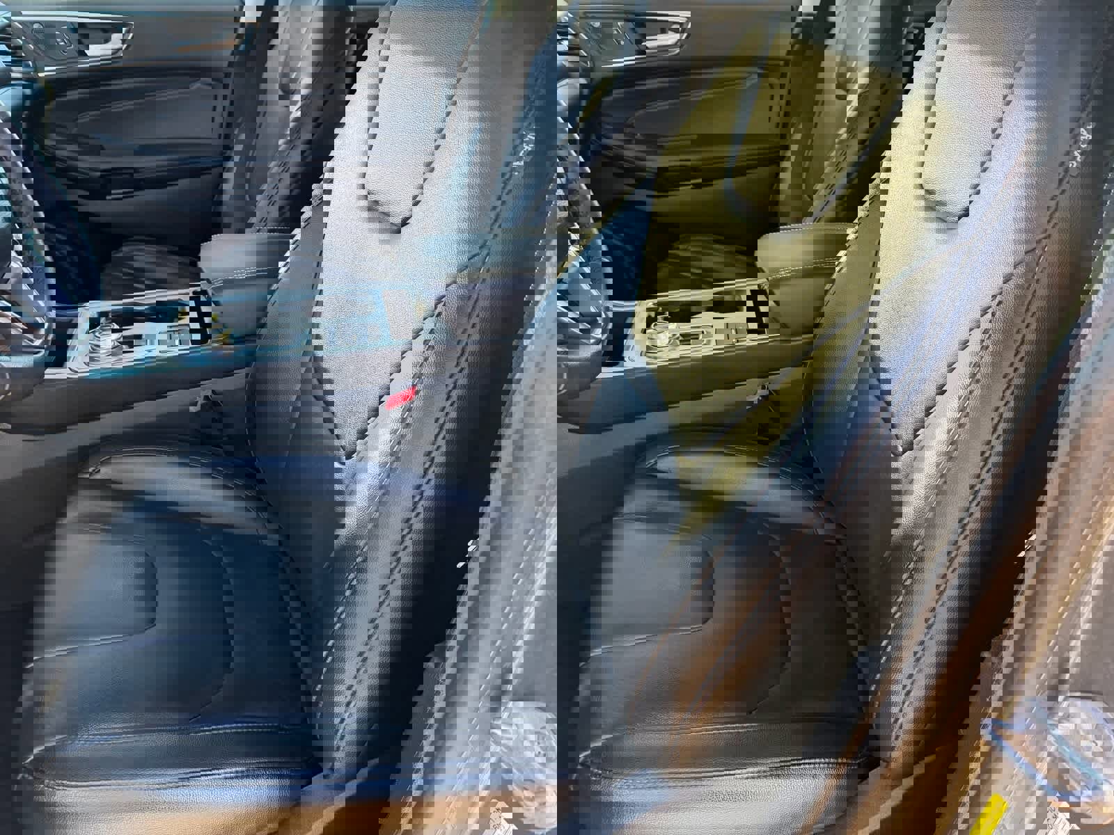 Used 2022 Ford Edge Titanium image 18