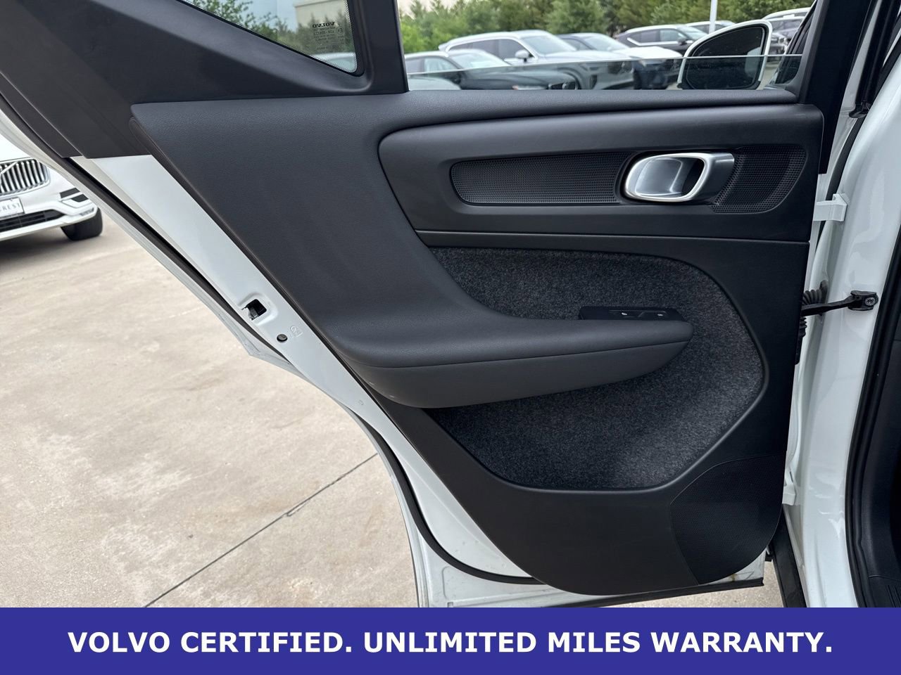 Used 2025 Volvo XC40 B5 Core AWD/4WD image 15