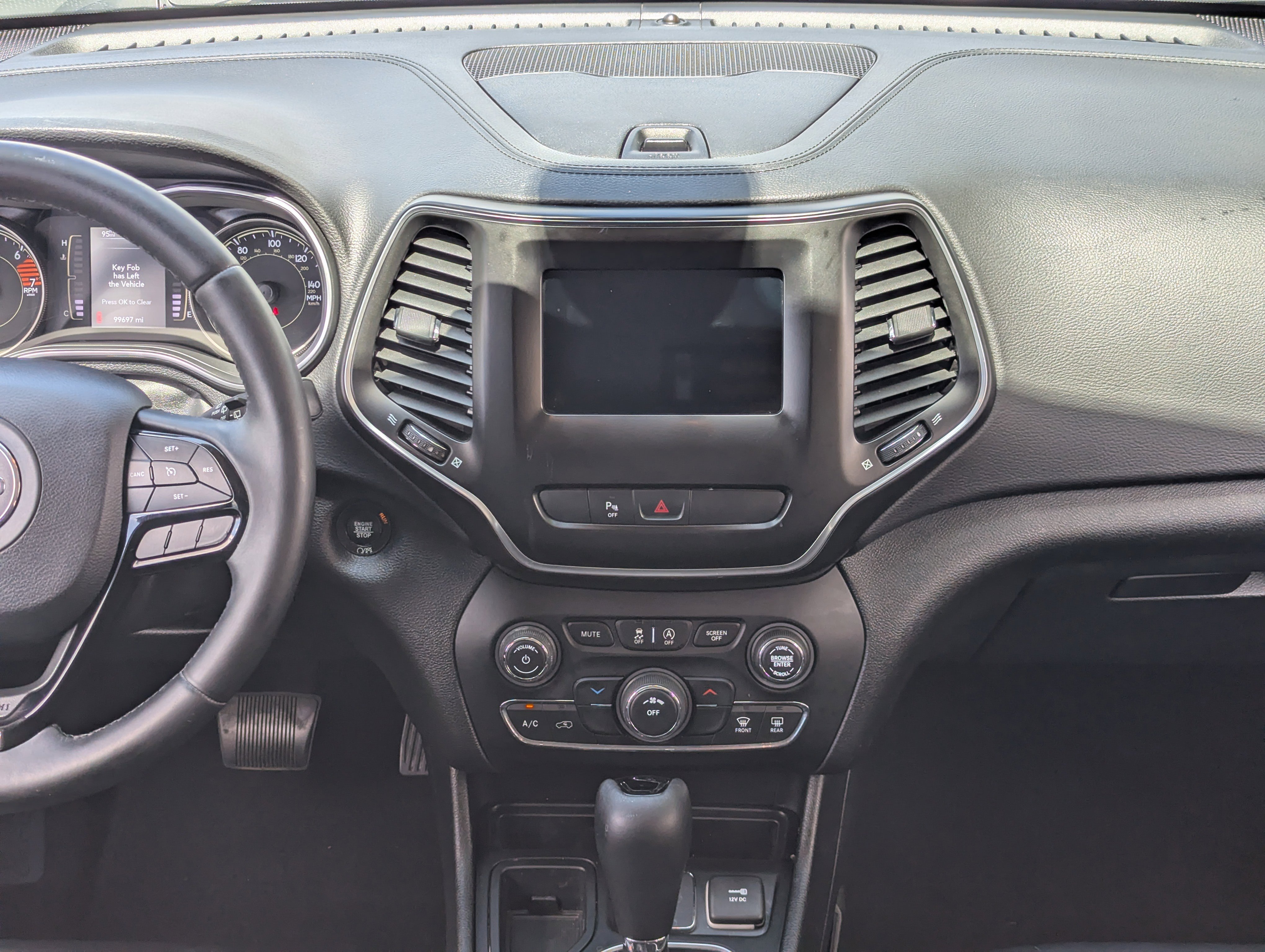 Used 2019 Jeep Cherokee Latitude Plus FWD image 14