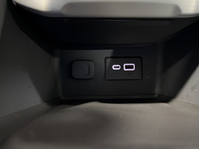 Used 2023 GMC Acadia SLE w/ Driver Convenience Package image 22