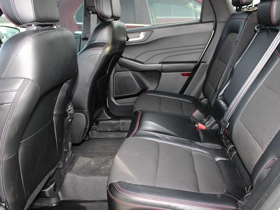 Used 2024 Ford Escape ST-Line w/ Tech Pack #1 image 32