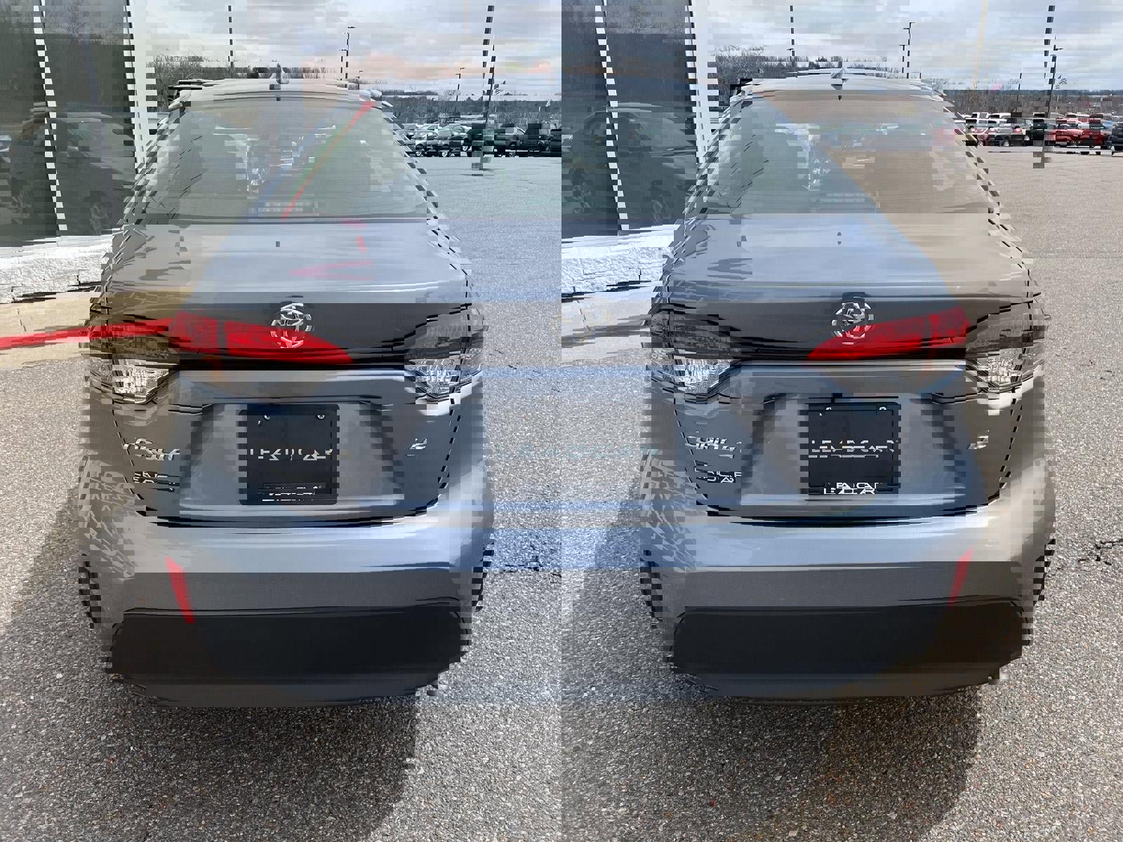 Used 2025 Toyota Corolla LE w/ LE Premium Package FWD image 12