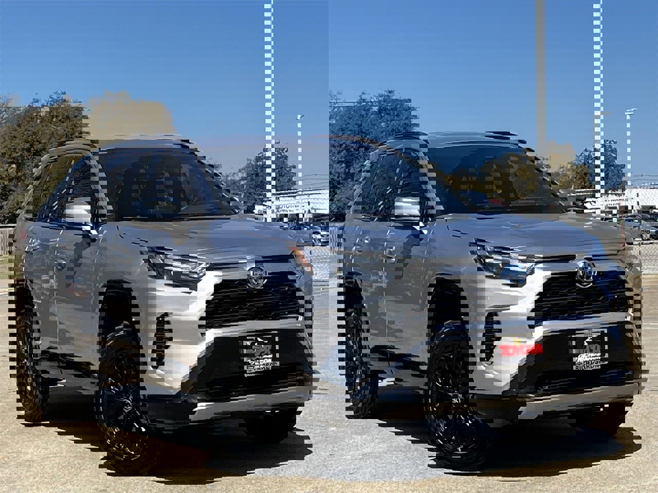 Used 2024 Toyota RAV4 SE image 2