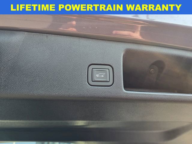 New 2025 Chevrolet Equinox EV LT image 17