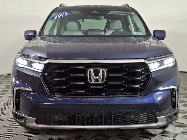 Used 2025 Honda Pilot Touring image 5