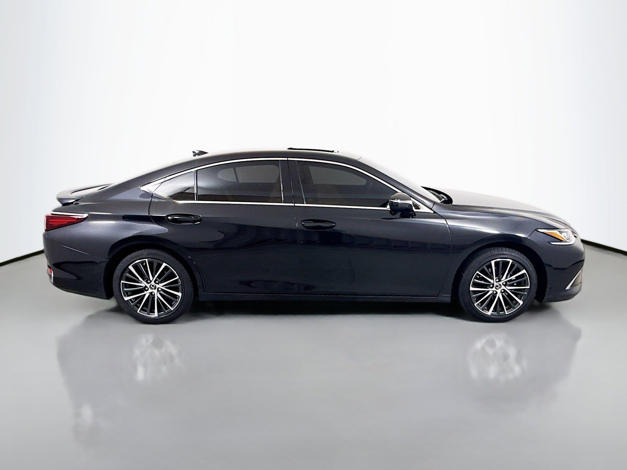 Used 2025 Lexus ES 300h w/ Premium Package image 8