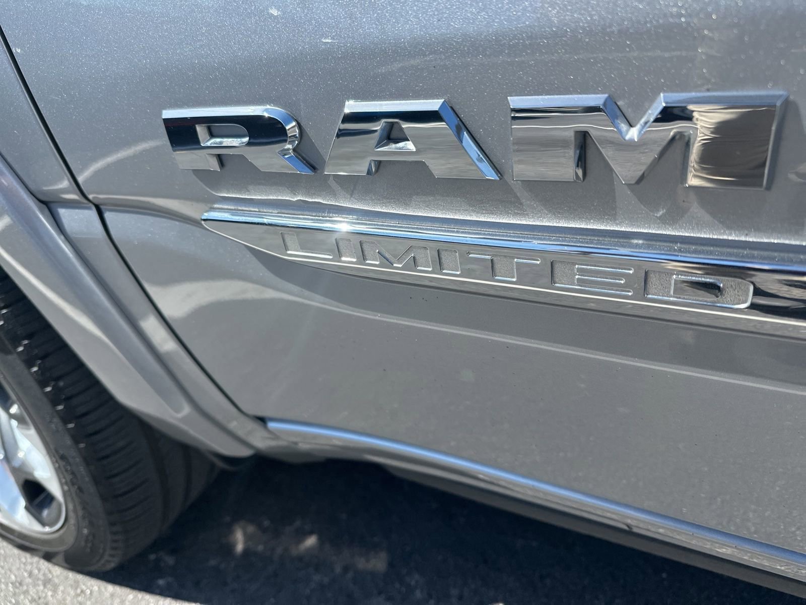 Used 2024 RAM 1500 Limited AWD/4WD image 5