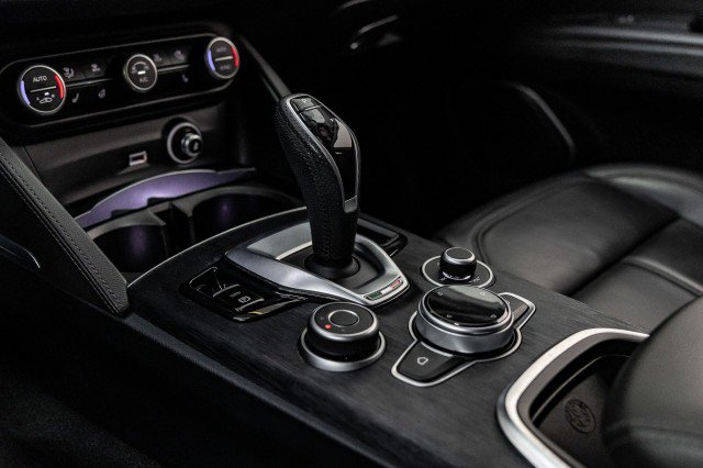 Used 2021 Alfa Romeo Stelvio Sprint w/ Nero Edizione image 16