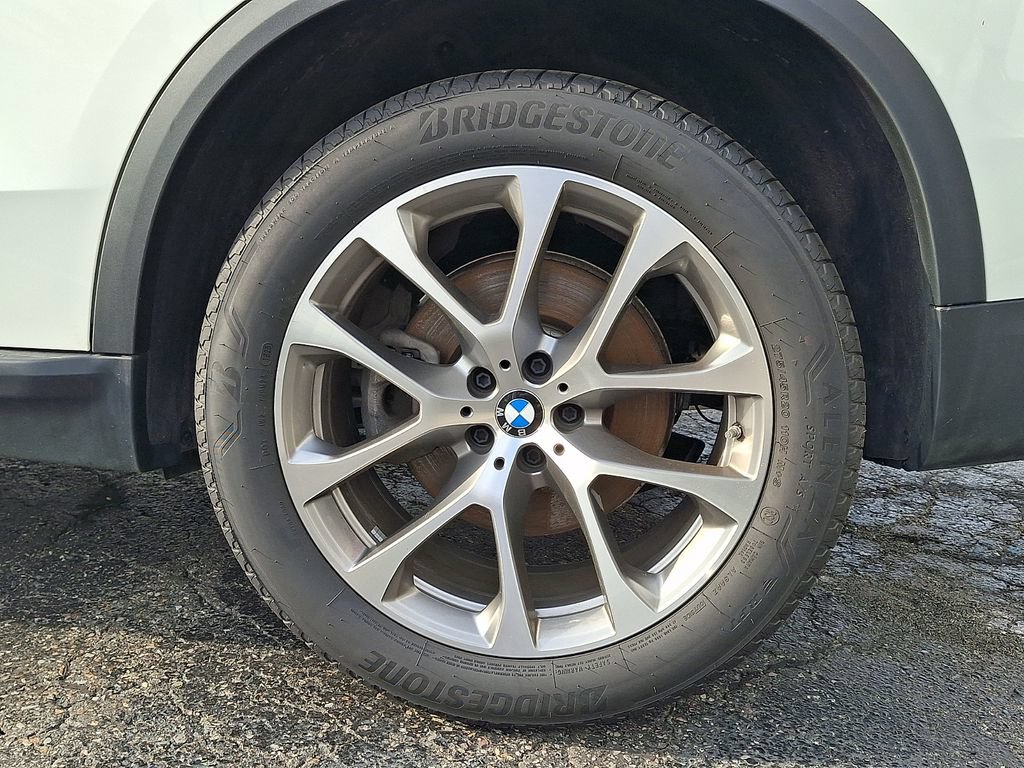 Used 2026 BMW X5 xDrive40i AWD/4WD image 11