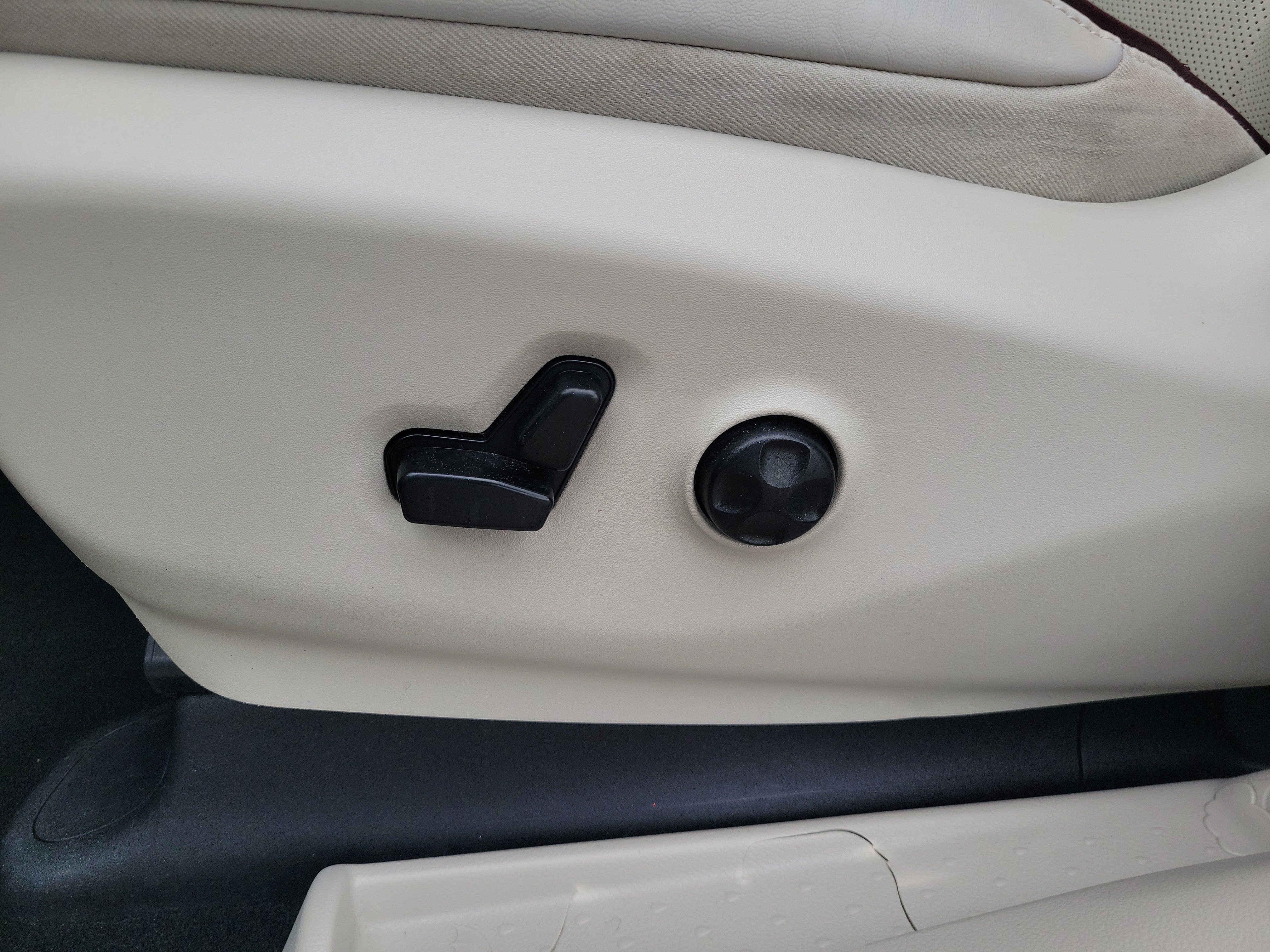 Used 2019 Chrysler Pacifica Limited FWD image 17