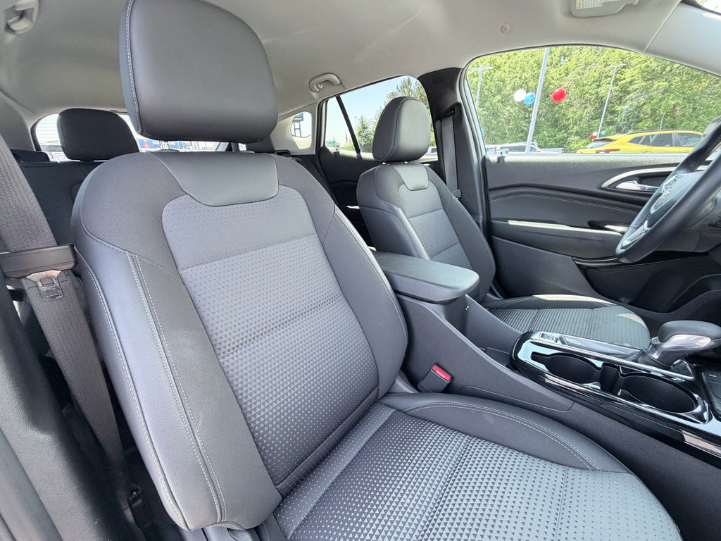 Used 2024 Chevrolet Trax LT w/ LT Convenience Package FWD image 22