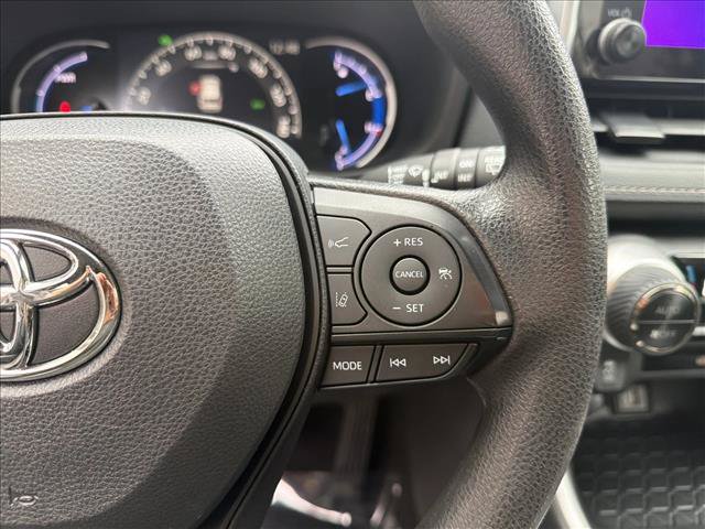 Used 2024 Toyota RAV4 XLE AWD/4WD image 16