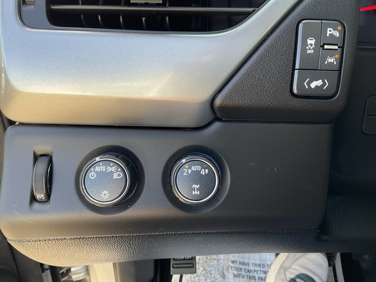 Used 2018 Chevrolet Suburban LT image 10