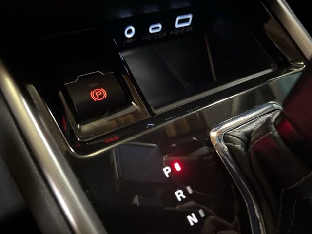 Used 2024 Subaru Outback Limited image 32