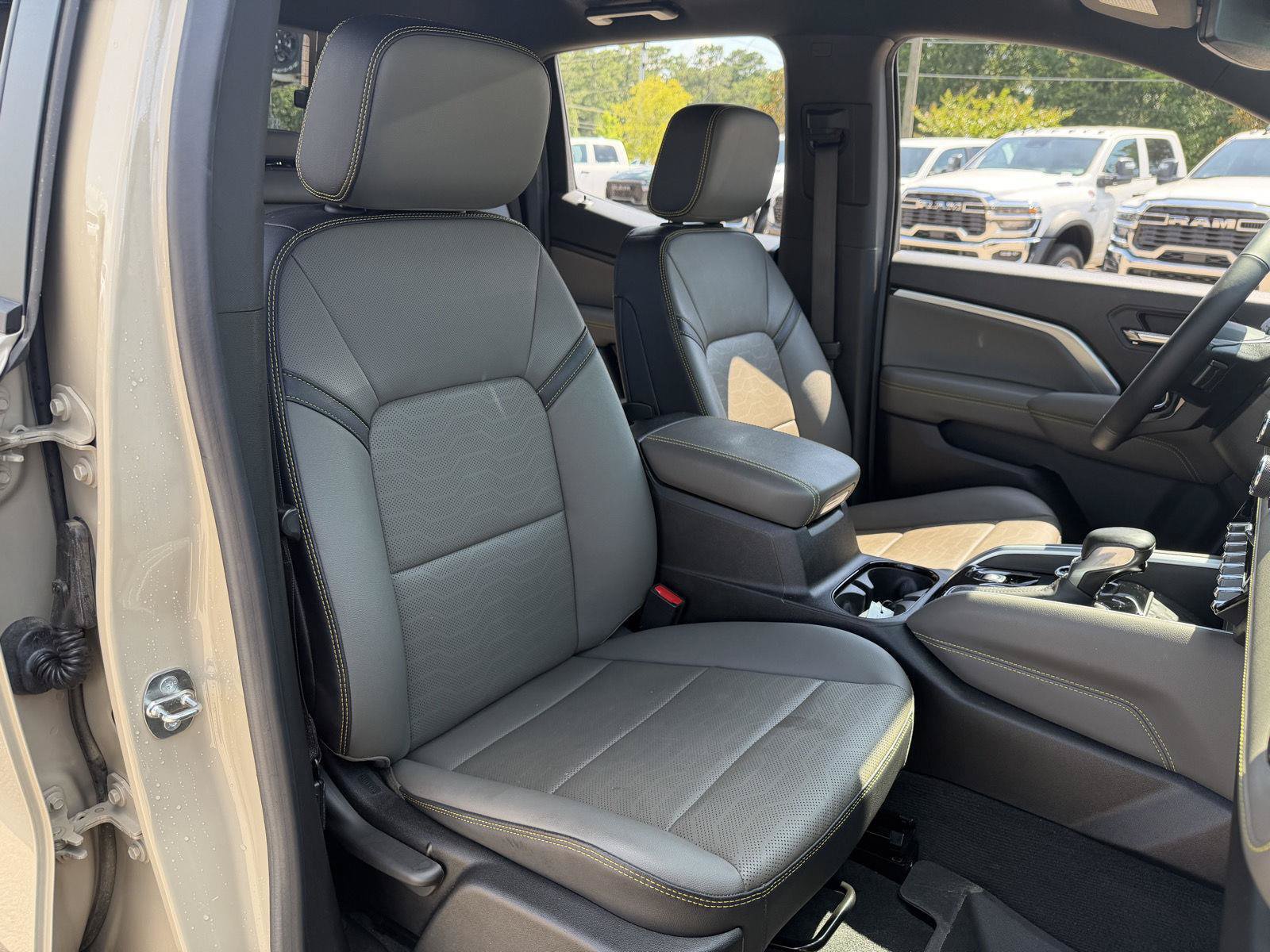 Used 2023 Chevrolet Colorado ZR2 w/ ZR2 Convenience Package III AWD/4WD image 20