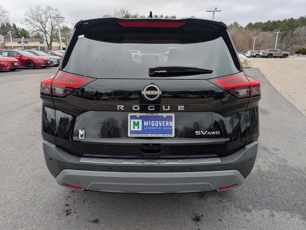 Used 2022 Nissan Rogue SV image 4