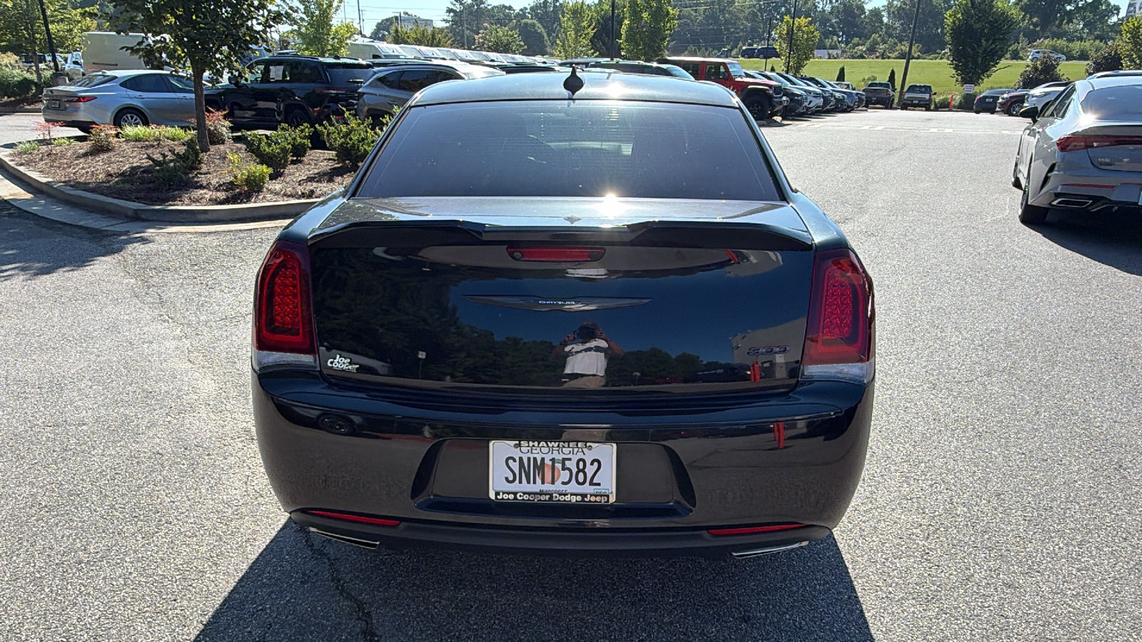 Used 2023 Chrysler 300 Touring w/ Sport Appearance Package RWD image 9