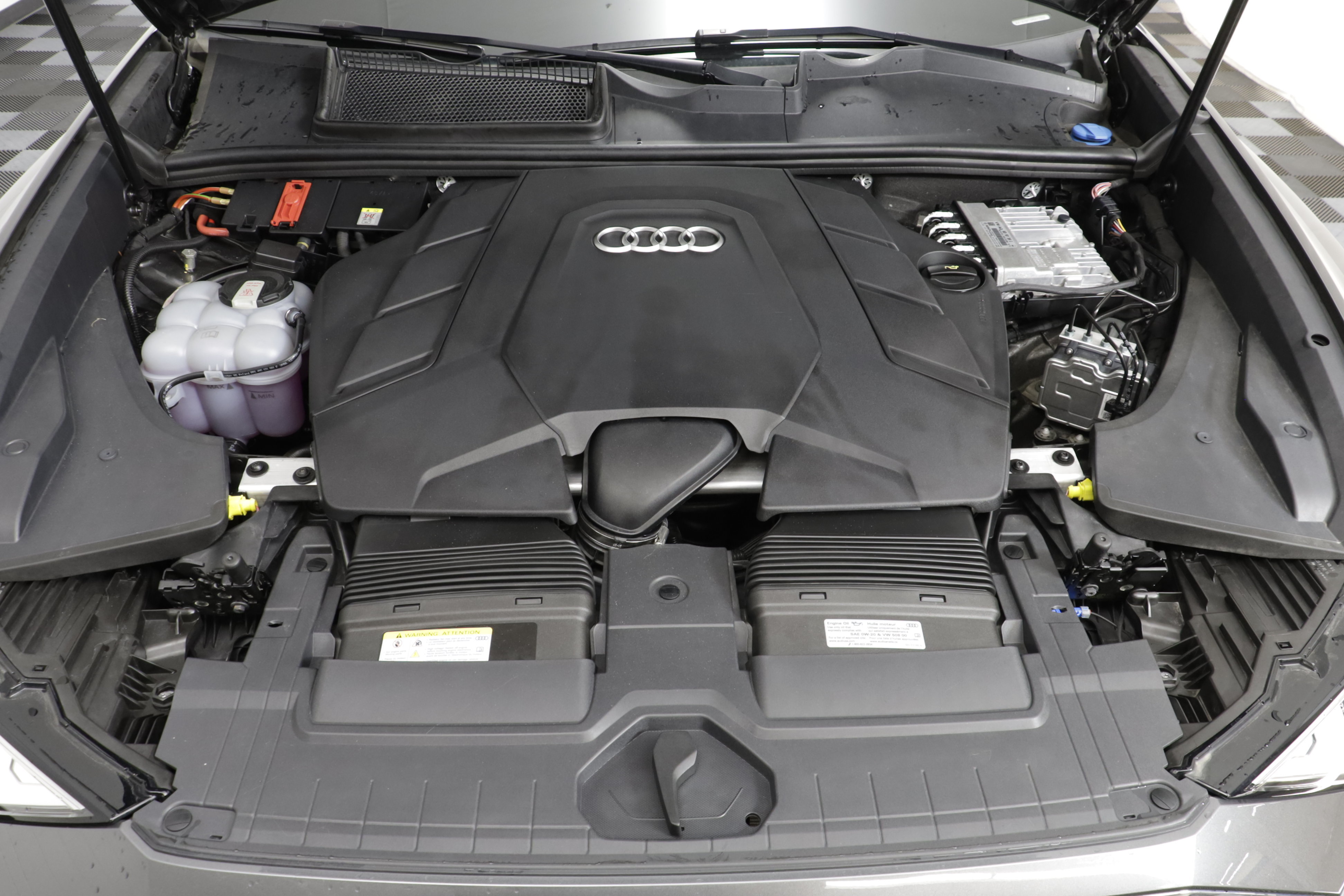 Used 2023 Audi Q8 Premium Plus w/ Premium Plus Package AWD/4WD image 24