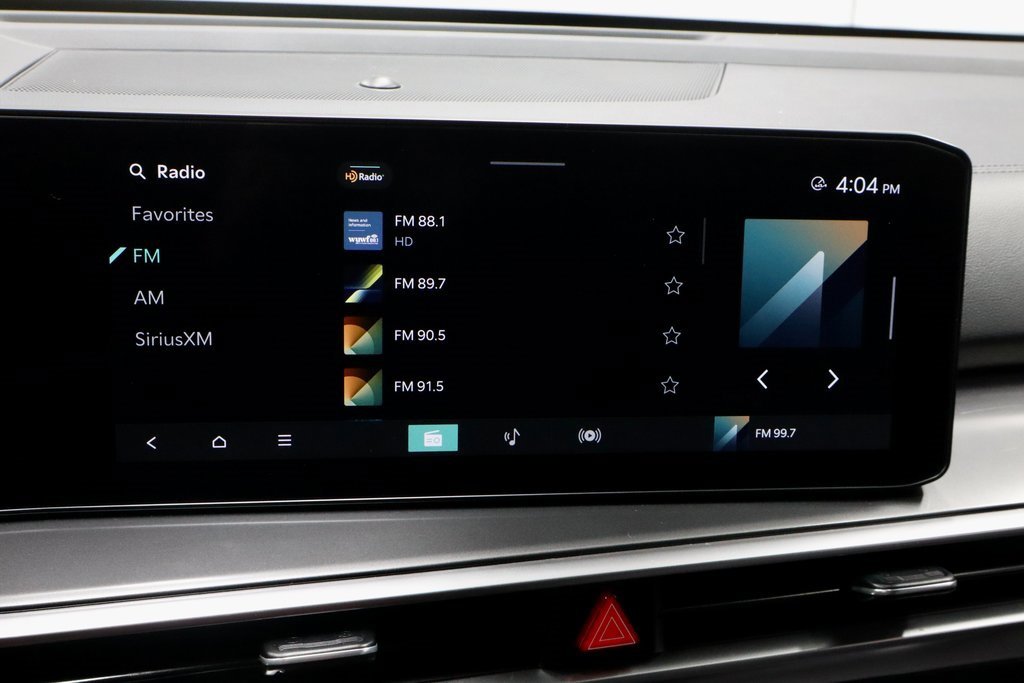 Used 2024 Kia Sorento S image 4