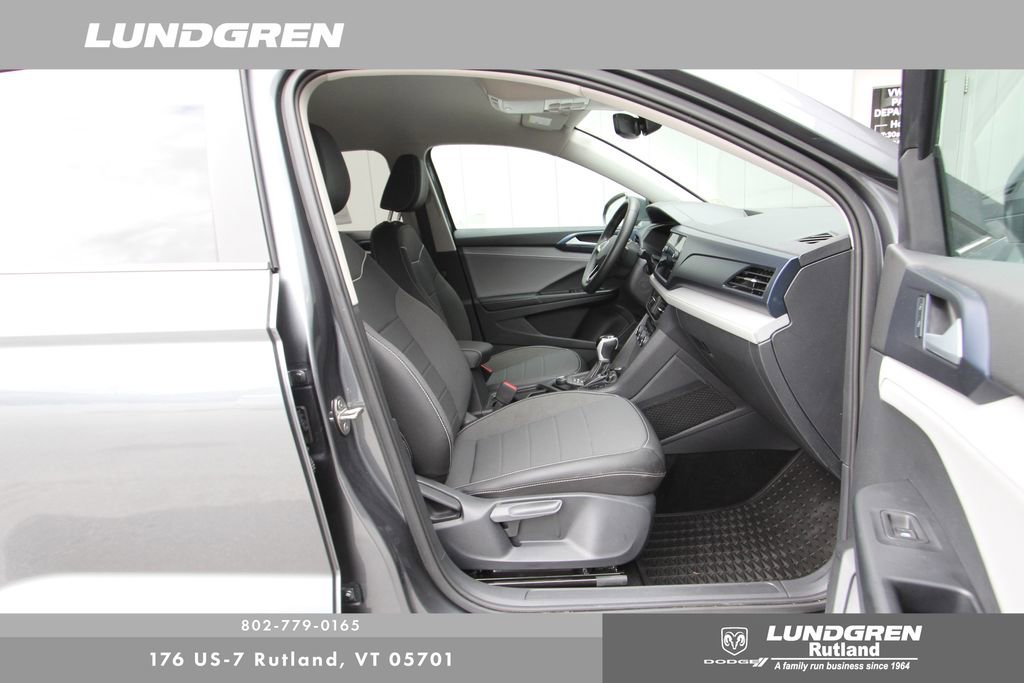 Used 2024 Volkswagen Taos SE image 9