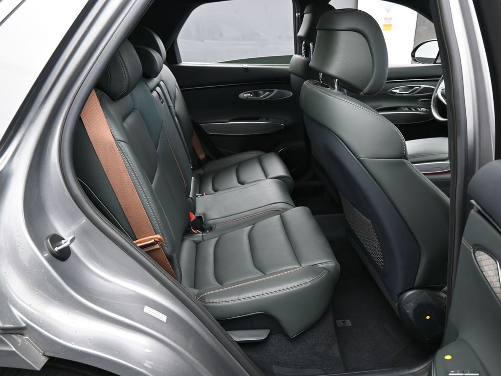 Used 2022 Genesis GV70 2.5T w/ Advanced Package image 45