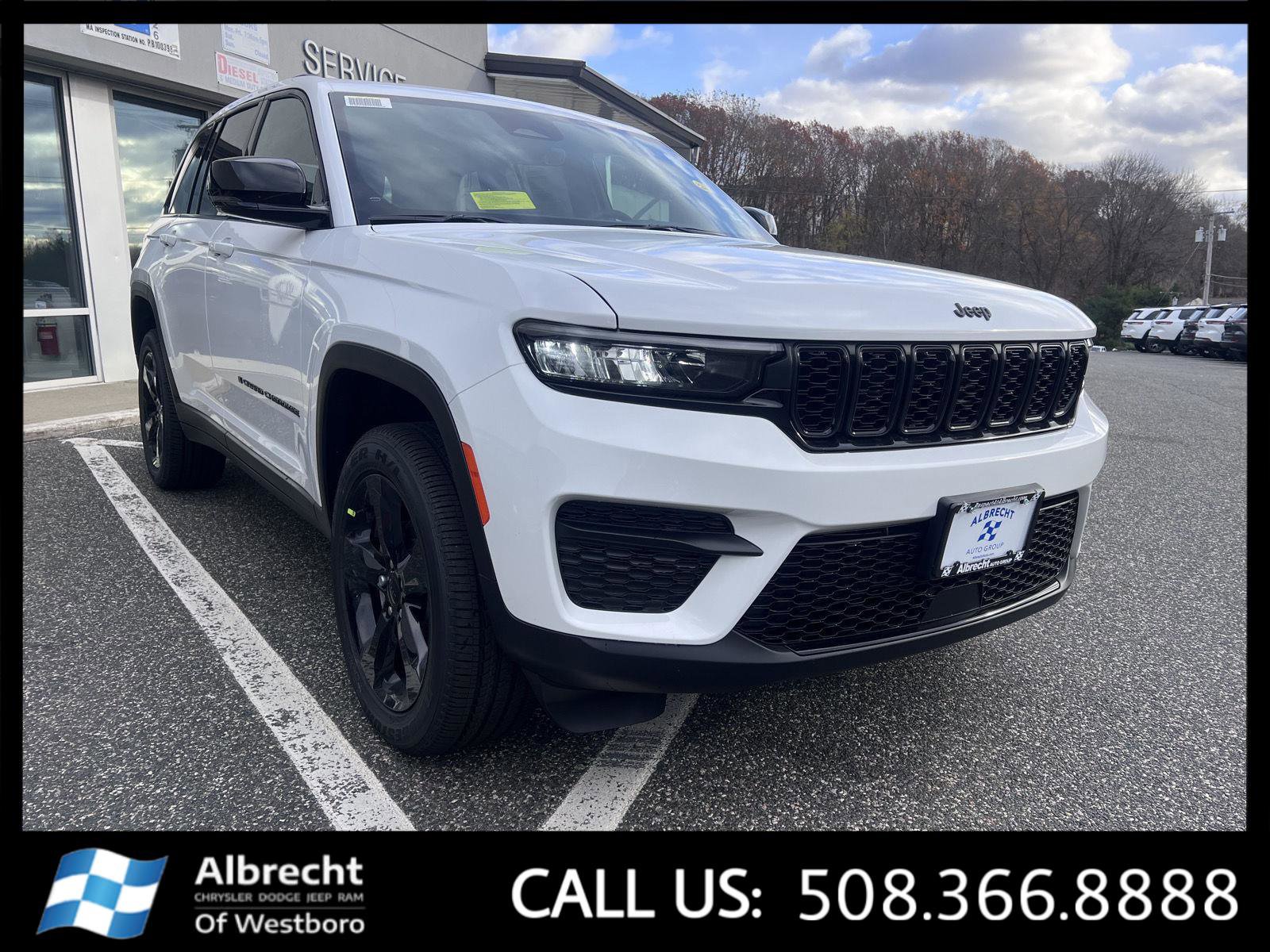 New 2025 Jeep Grand Cherokee Altitude image 7